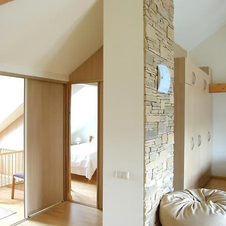 Sunlit Loft Lejlighed