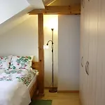 Sunlit Loft Lägenhet